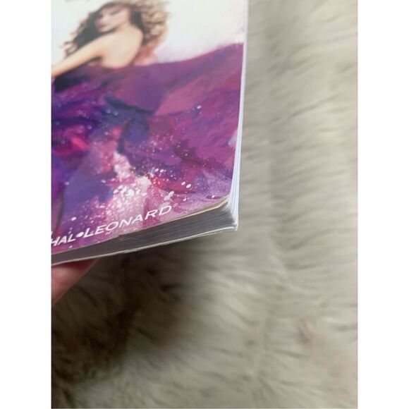 Taylor Swift Speak Now Guitar Book - Picture 3 of 4